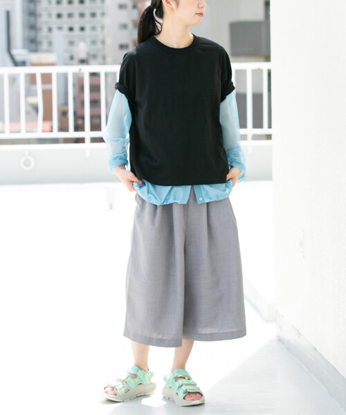 EKAL（エカル）の「『UR TECH DRYLUXE』ハイツイストワイドバミューダパンツ（その他パンツ・レディース・グレー/ネイビー/ブルーグレー・One）」の6枚目の写真