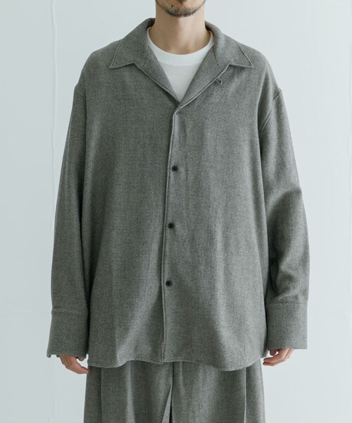 URBAN RESEARCH(アーバンリサーチ)の「nonnotte Seamless Collar OS Shirts(シャツ/ブラウス・メンズ・Taupe Top・4/5)」の3枚目の写真