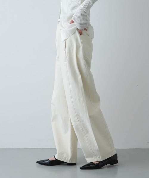 SENSE OF PLACE by URBAN RESEARCH（センスオブプレイスバイアーバンリサーチ）の「バレルレッグチノパンツ（チノパンツ・レディース・IVORY/Y.BEIGE/CHARCOAL・S/M/L）」の7枚目の写真