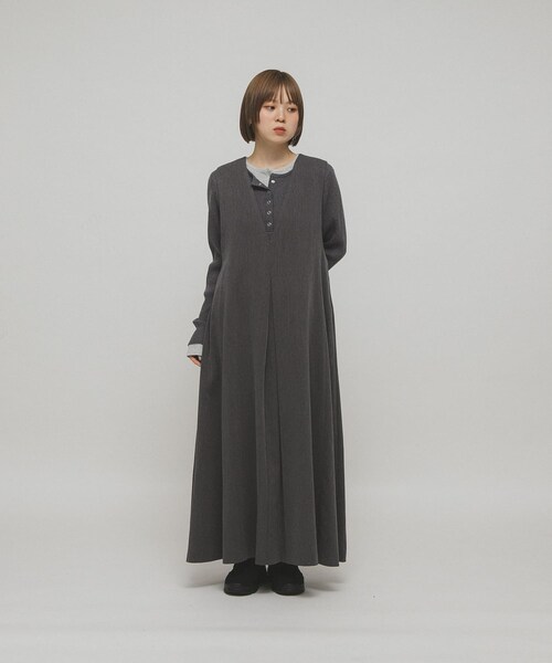 KBF（ケイビーエフ）の「『一部WEB限定カラー』2WAYフレアジャンパースカート（ワンピース・レディース・CHARCOAL/BLACK/BROWN×BLU/NAVY・36/38）」の19枚目の写真