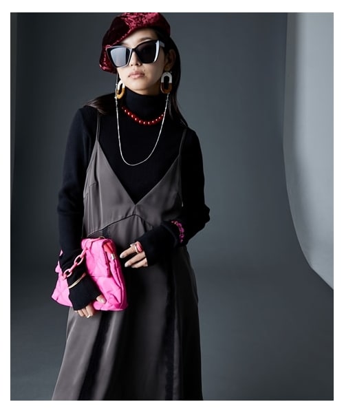 nissen（ニッセン）の「サテンキャミソールワンピース＜大きいサイズ有＞GEVS.（ワンピース・レディース・ブラウン/黒・6L/8L/10L）」の4枚目の写真