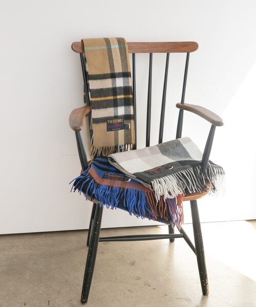 URBAN RESEARCH（アーバンリサーチ）の「TWEED MILL　Lambs wool stole（マフラー・レディース・B THOMPSON/BK NATURAL/S CHECK・-）」の5枚目の写真