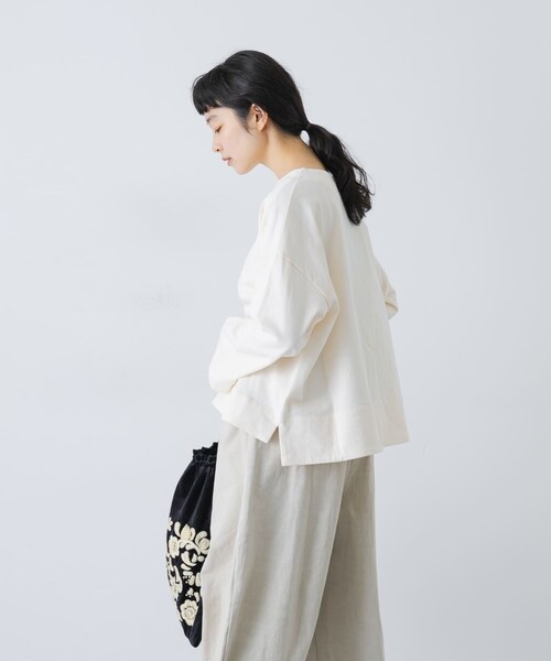 かぐれ（カグレ）の「コットンボートネックカットソー（Tシャツ/カットソー・レディース・IVORY/BLACK/BORDER・Free）」の21枚目の写真