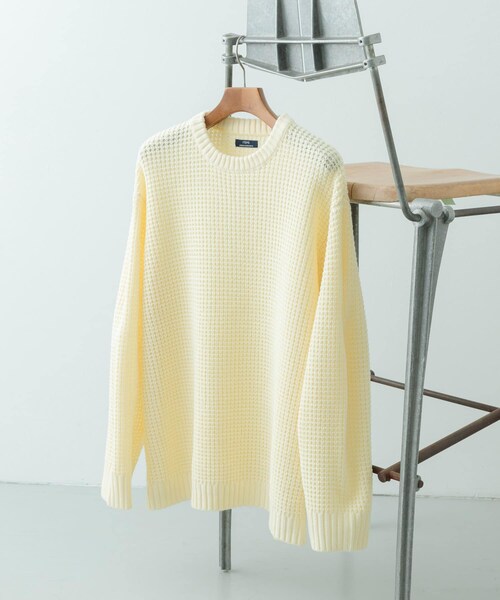 ITEMS URBANRESEARCH（アイテムズ アーバンリサーチ）の「ワッフル編み クルーネックニット（ニット/セーター・メンズ・OLV/OFF/BLK/CHA/MOC・S/M/L）」の15枚目の写真