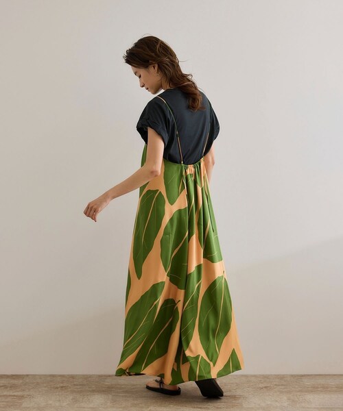 ROPE'（ロペ）の「ツイストフレンチスリーブTシャツ（Tシャツ/カットソー・レディース・ブラック/ホワイト/ブルー・F）」の12枚目の写真