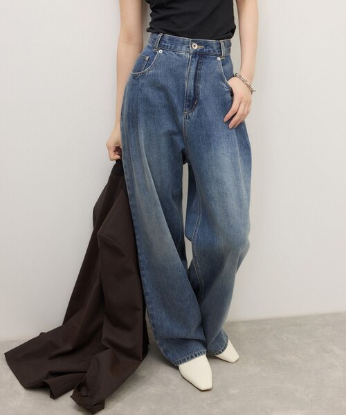 ADAM ET ROPE'(アダムエロペ)の「【WEB限定】ポケットタックセミワイドデニム(デニムパンツ・レディース・ネイビー/ブルー系・34/36/38)」の11枚目の写真