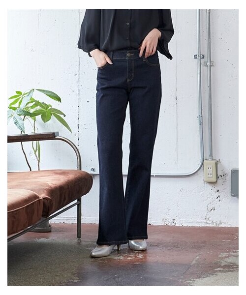 nissen（ニッセン）の「すごのびストレッチデニムブーツカットパンツ（ゆったり太もも）（選べる3レングス）＜大きいサイズ有＞（チノパンツ・レディース・フェードブルー/ユーズドブルー/ネイビー・L/LL/3L/4L/5L/6L/8L/10L）」の22枚目の写真