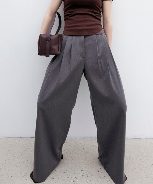 URBAN RESEARCH(アーバンリサーチ)の「STUDIO DOE Three-tuck Wide Pants(その他パンツ・レディース・DARK GREY/BLACK/PINK/WHITE・M/S/XS)」の21枚目の写真