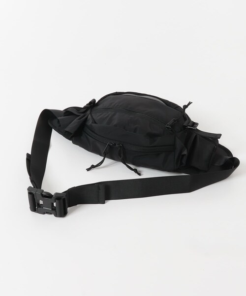 URBAN RESEARCH DOORS（アーバンリサーチドアーズ）の「フロントポケットボディバッグ（ショルダーバッグ・メンズ・BLACK/GRAY・-）」の7枚目の写真