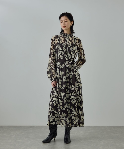 ROPE'（ロペ）の「フラワープリントタックワンピース/イージーケア（ワンピース・レディース・ダークブラウン系/オレンジ系・F）」の12枚目の写真