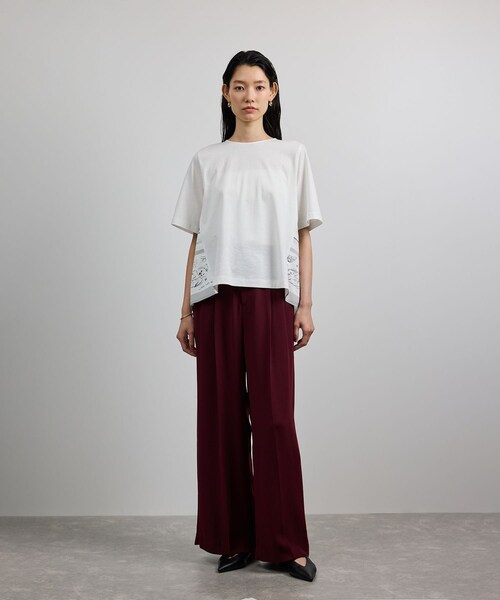 ROPE'（ロペ）の「【洗える】【YUKO SAEKI for ROPE'・コラボ】スカーフ柄プリント Aラインカットソー（Tシャツ/カットソー・レディース・ブラック/オフホワイト・F）」の4枚目の写真