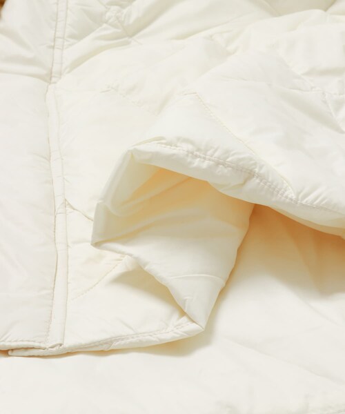 ITEMS URBANRESEARCH（アイテムズ アーバンリサーチ）の「TAION　HOOD LONG DOWN JACKET（その他アウター・レディース・BLK/OFF/D.CHOCO・M/L/XL）」の15枚目の写真