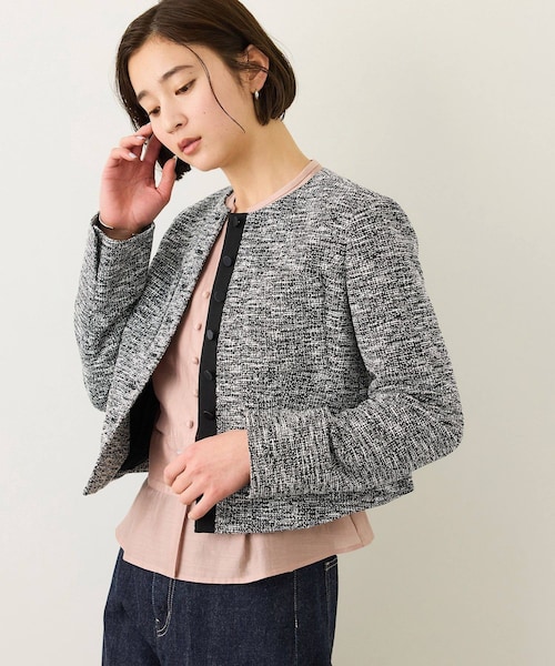 ROPE'(ロペ)の「ツイードノーカラージャケット(ノーカラージャケット・レディース・ブラック系/ターコイズ・36/38)」の15枚目の写真