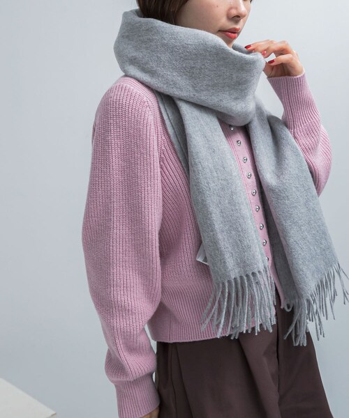 URBAN RESEARCH ROSSO（アーバンリサーチロッソ）の「カシミヤ混無地ストール（マフラー・レディース・OFF WHITE/GRAY/BABY PINK/LOYAL BLUE/BLACK・FREE）」の3枚目の写真