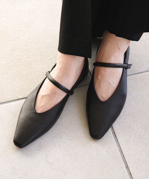 URBAN RESEARCH Sonny Label（アーバンリサーチサニーレーベル）の「REMME　ストラップフラットシューズ（その他シューズ・レディース・WHITE/BLACK・37/38）」の2枚目の写真