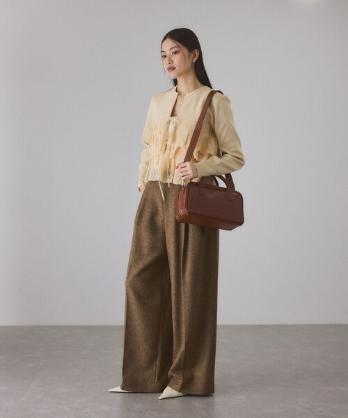 ADAM ET ROPE'（アダムエロペ）の「【サステナブル】ロゴスクエアボストンバッグ（ボストンバッグ・レディース・ブラック/ブラウン/シルバー・F）」の17枚目の写真