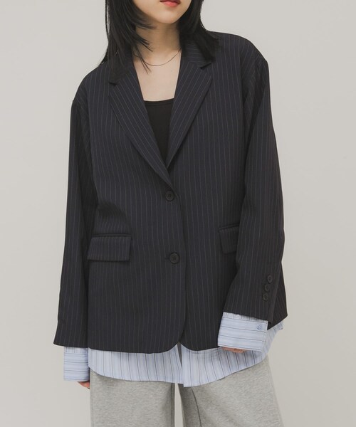 KBF（ケイビーエフ）の「レイヤードデザインジャケット（テーラードジャケット・レディース・NAVY st/GRAY・One）」の18枚目の写真