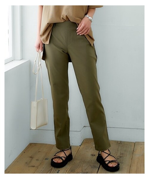 nissen（ニッセン）の「【接触冷感】ひんやりレギンススキニーパンツ（９分丈）（パンツ・レディース・黒/ライトベージュ/アイスグレー/杢サックス/杢ネイビー/ヒッコリーストライプ/シトラスイエロー/ベージュ/サックスブルー/カーキ/ダスティーミント/ネイビー/ラベンダー/シルバーグレー/ギンガムチェック/グレンチェック/コードレーン・S/M/L/LL）」の9枚目の写真