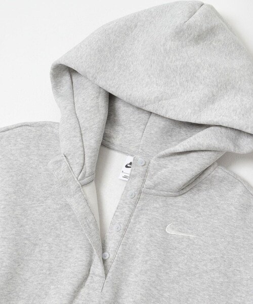 URBAN RESEARCH DOORS（アーバンリサーチドアーズ）の「NIKE　NSW PHNX FLC OS CRP HNLY（パーカー・レディース・PLATINUM/SAIL・M）」の10枚目の写真