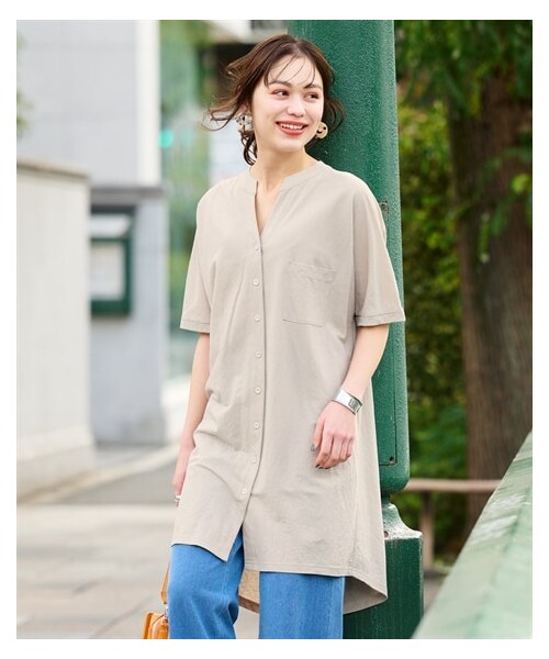 nissen（ニッセン）の「大きいサイズ 美ラクＲＵタッチゆるシルエットバンドカラーチュニック(接触冷感・ＵＶカット)（チュニック・レディース・パープル/ブラウン/ライトカーキ/黒/ブルーグレー/キャメルベージュ/ソフトピーコック/グレイッシュラベンダー/モカ/グレージュ/カーキグレー/ラズベリー/モスカーキ/ネイビー/シュガーブラウン/カーキ/チャコール/チャコールグレー/マホガニーレッド・L/LL/3L/4L/5L/6L/8L/10L）」の20枚目の写真