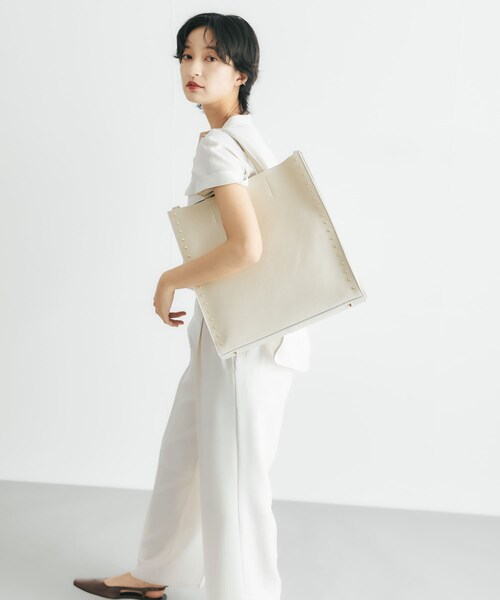 URBAN RESEARCH ROSSO（アーバンリサーチロッソ）の「AULENTTI　スタッズスクエアバッグ（ハンドバッグ・レディース・BEIGE/BROWN・Free）」の13枚目の写真