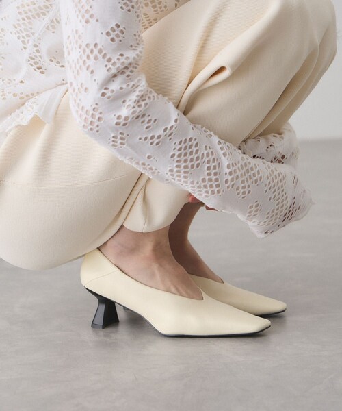 ADAM ET ROPE'（アダムエロペ）の「変形ヒール甲深パンプス（パンプス・レディース・ブラック/オフホワイト・23.0/23.5/24.0/24.5）」の4枚目の写真
