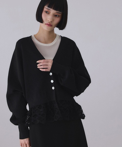 ADAM ET ROPE'（アダムエロペ）の「バテンレースコンビニットカーディガン（カーディガン/ボレロ・レディース・ブラック/ダークブラウン/キナリ・F）」の3枚目の写真
