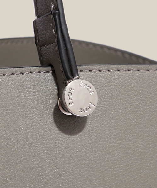 ROPE'（ロペ）の「【E'POR】【WEB限定】Y BAG Medium+ /A4対応・通勤・26SS（トートバッグ・レディース・ブラック/グレー/キナリ/ダークブラウン/ダークグリーン・F）」の14枚目の写真