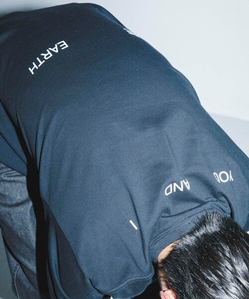 URBAN RESEARCH(アーバンリサーチ)の「BLANKMAG NIGHT photo Crew(スウェット・メンズ・Black/Off White・M/L/XL)」の14枚目の写真