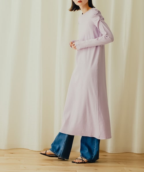 SENSE OF PLACE by URBAN RESEARCH（センスオブプレイスバイアーバンリサーチ）の「ボリュームスリーブアイラインカットワンピース（ワンピース・レディース・GREIGE/LILAC/BLACK・one/COMPACT）」の3枚目の写真