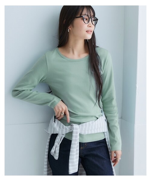 nissen（ニッセン）の「綿100%フライス素材クルーネックロングTシャツ（Tシャツ/カットソー・レディース・黒/オフホワイト/チャコール/ダスティーピンク/ディープグリーン/ワイン/カーキグレー/ライトグレー/ブルー/コーラルピンク/ピスタチオ/ラベンダー/ミントグリーン・S/M/L/LL/3L）」の16枚目の写真