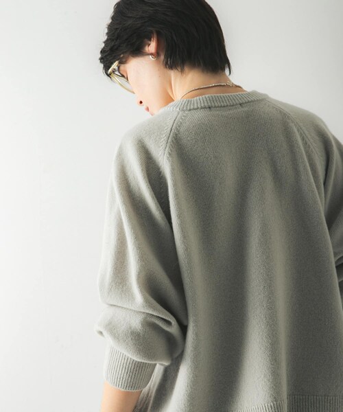 URBAN RESEARCH（アーバンリサーチ）の「カシミヤ強縮クルーネックニット（ニット/セーター・レディース・BEIGE/LIGHT GRAY/TOP GRAY/RED・FREE）」の10枚目の写真