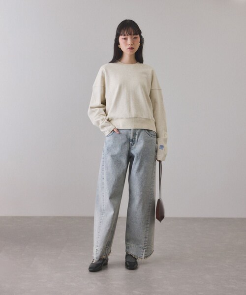 ADAM ET ROPE'(アダムエロペ)の「【サステナブル】ロゴフォルムスウェット(スウェット・レディース・チャコール/キナリ系/ライトグリーン・F)」の12枚目の写真