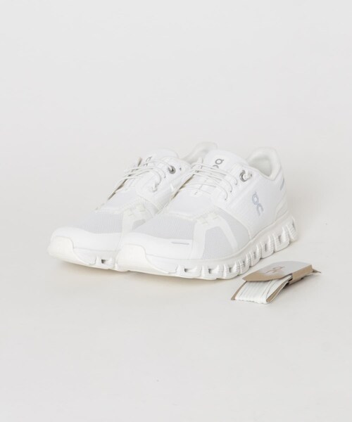 URBAN RESEARCH DOORS(アーバンリサーチドアーズ)の「On CLOUD 6(スニーカー・レディース・WHT/WHT・23.5/24/24.5/25/25.5)」の4枚目の写真