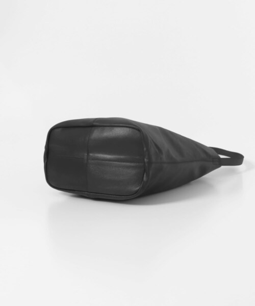 URBAN RESEARCH（アーバンリサーチ）の「Morphee　2WAY ONE SHOULDER M（ショルダーバッグ・メンズ・NAPPABLACK・M）」の5枚目の写真