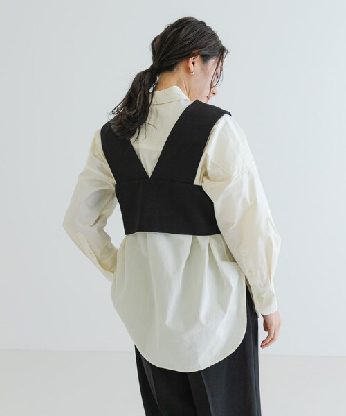 URBAN RESEARCH（アーバンリサーチ）の「Vネックショート丈ベスト（ベスト・レディース・BROWN/BLACK・FREE）」の19枚目の写真