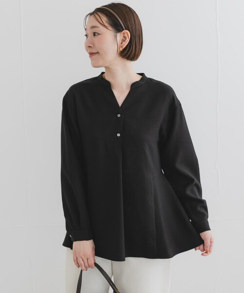 URBAN RESEARCH ROSSO（アーバンリサーチロッソ）の「『UR TECH SMOOTHLUXE』F by ROSSO　サイドペプラムブラウス（シャツ/ブラウス・レディース・BEIGE/C/GRAY/BLACK・Free）」の5枚目の写真