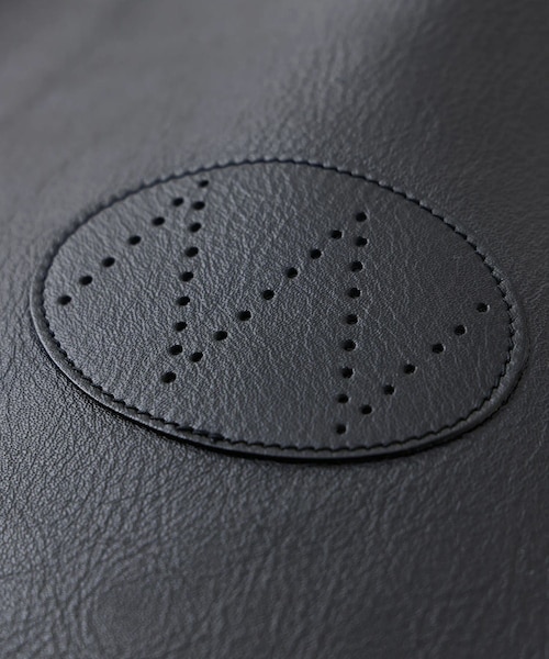 ADAM ET ROPE'(アダムエロペ)の「【NICENESS/ナイスネス】LOWE MIDI(ショルダーバッグ・メンズ・ブラック・F)」の20枚目の写真