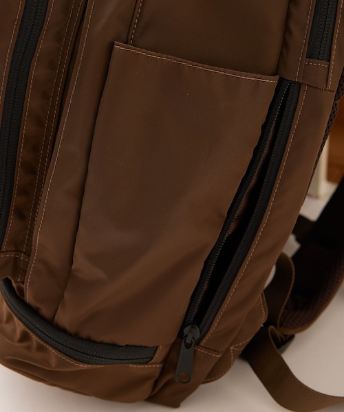 ADAM ET ROPE'（アダムエロペ）の「《別注》【FADEN/ファーデン】Partition Day Pack 012 Nico Ver.3（バックパック/リュック・メンズ・ダークブラウン・F）」の8枚目の写真