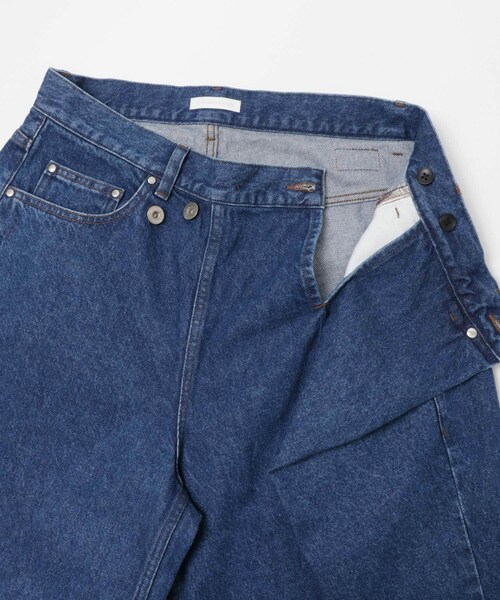 かぐれ（カグレ）の「UNDECORATED　WRAPPED DENIM JEANS（デニムパンツ・レディース・INDIGO・0/1）」の5枚目の写真
