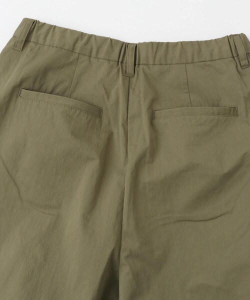 ITEMS URBANRESEARCH（アイテムズ アーバンリサーチ）の「ナイロンコクーンパンツ（その他パンツ・レディース・KHK/BEG/NVY・FREE）」の22枚目の写真