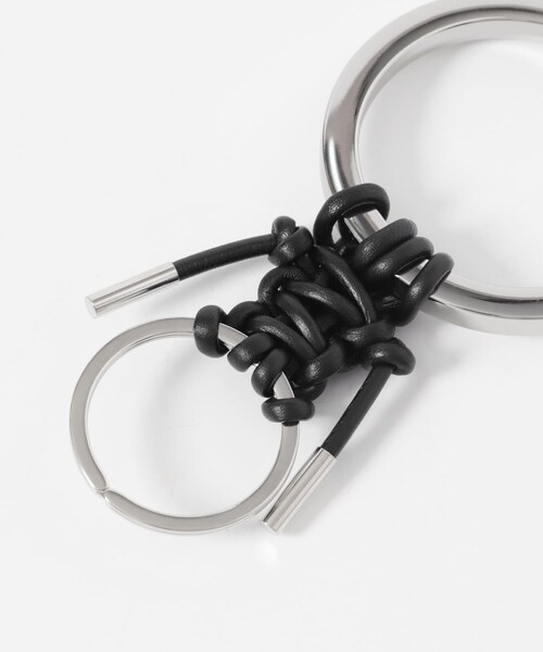 URBAN RESEARCH（アーバンリサーチ）の「ITTI　CRISTY KNOTMAN RING（キーホルダー・メンズ・BLACK/TAUPE・One）」の7枚目の写真