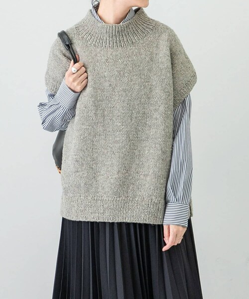 かぐれ（カグレ）の「ペルーワイドニットベスト（ベスト・レディース・IVORY/GRAY・FREE）」の2枚目の写真
