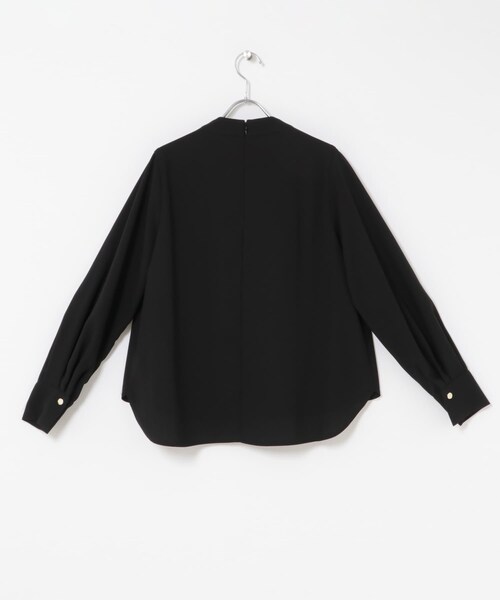 URBAN RESEARCH ROSSO（アーバンリサーチロッソ）の「Vネックボタンデザインブラウス（シャツ/ブラウス・レディース・WHITE/BLACK・FREE）」の15枚目の写真