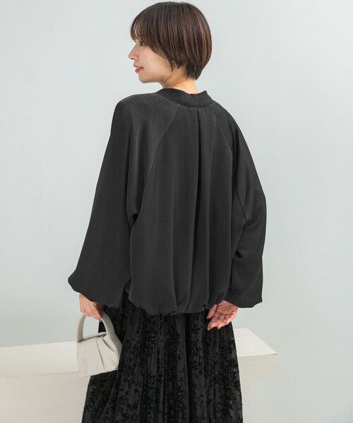 URBAN RESEARCH ROSSO（アーバンリサーチロッソ）の「CHIGNON　サテンボリュームブルゾン（ブルゾン・レディース・GBEIGE/BLACK/BROWN・Free）」の8枚目の写真