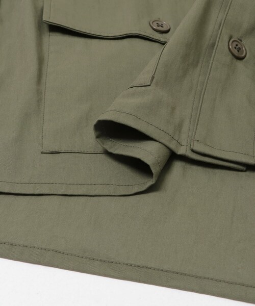 ITEMS URBANRESEARCH(アイテムズ アーバンリサーチ)の「4-pocket ツイル フィールドシャツジャケット(ミリタリージャケット・メンズ・CHARCOAL/OLIVE・M/L)」の10枚目の写真
