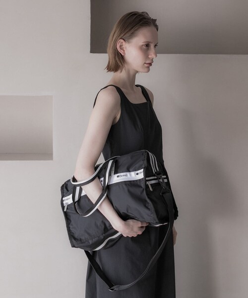 URBAN RESEARCH(アーバンリサーチ)の「『別注』LeSportsac×URBAN RESEARCH DELUXE MED WEEKENDER(ショルダーバッグ・レディース・BLACK/B BEIGE・-)」の5枚目の写真