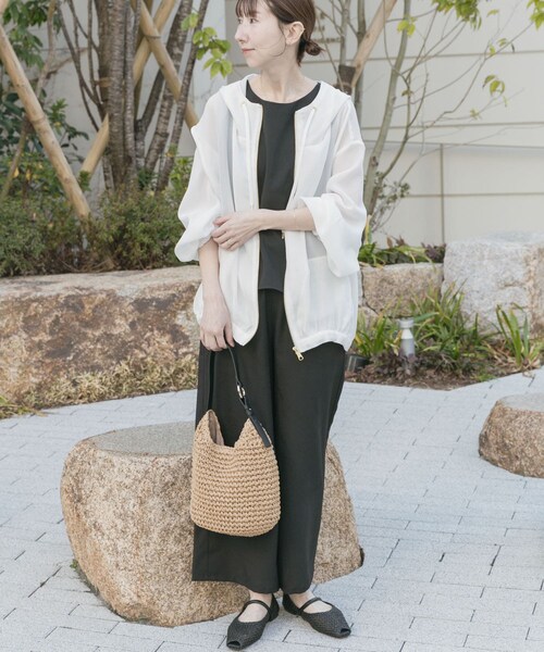 ITEMS URBANRESEARCH（アイテムズ アーバンリサーチ）の「『イージーケア』メッシュマウンテンパーカー(楽着シリーズ)（マウンテンパーカー・レディース・BLK/WHT/KHK・Free）」の7枚目の写真