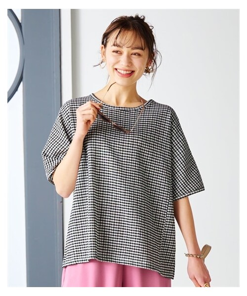 nissen（ニッセン）の「大きいサイズ［ぽこぽこクレープ素材］シャーリングTブラウス（セットアップ可）（シャツ/ブラウス・レディース・グリーン系/ベージュ系/ラベンダー系/黒系・L~LL相当/3L~4L相当/5L~6L相当/8L相当/10L相当/不要6L/不要8L/不要10L）」の2枚目の写真