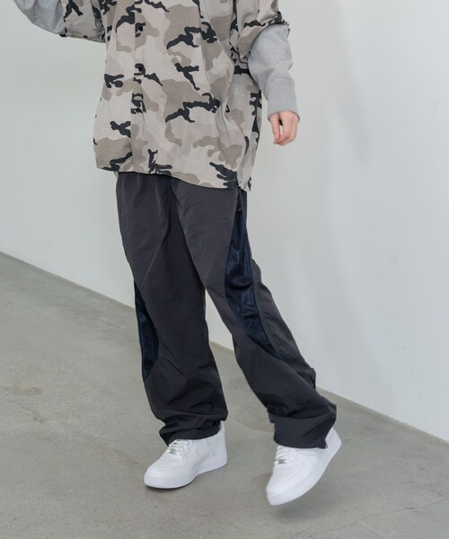 URBAN RESEARCH(アーバンリサーチ)の「dDdDdDd NYLON SIDE MESH PANTS(その他パンツ・メンズ・CHARCOAL/BLACK/NAVY/BROWN・S/M/L/XL/XXL)」の17枚目の写真